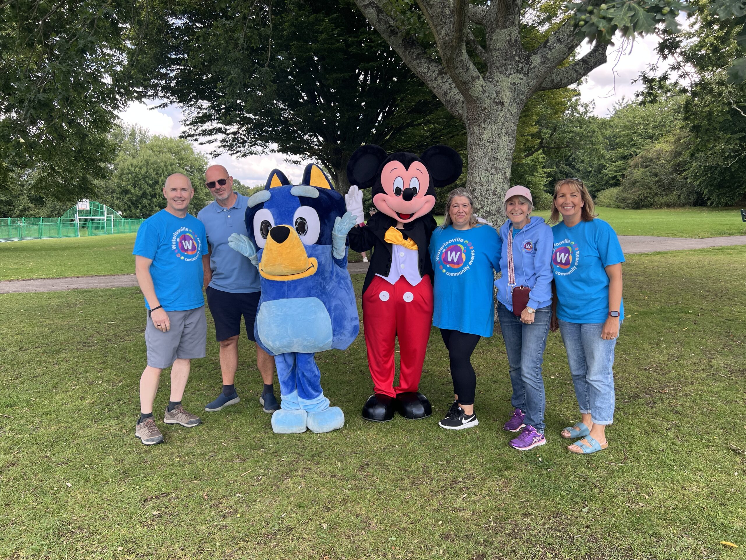 Picnic in Park Mickey and Bluey